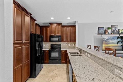 Townhouse in Orlando, Florida 2 bedrooms, 126.35 sq.m. № 2347244 - photo 2