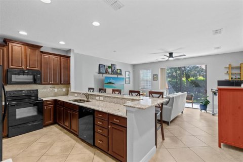 Townhouse in Orlando, Florida 2 bedrooms, 126.35 sq.m. № 2347244 - photo 4