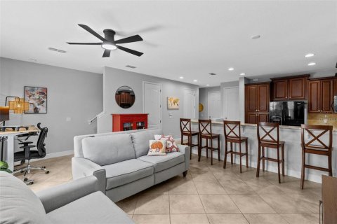 Townhouse in Orlando, Florida 2 bedrooms, 126.35 sq.m. № 2347244 - photo 8