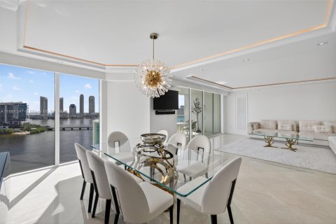 Condo in Aventura, Florida, 2 bedrooms  № 1924511 - photo 12