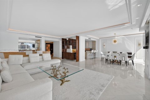 Condo in Aventura, Florida, 2 bedrooms  № 1924511 - photo 8