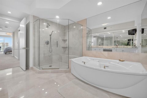 Condo in Aventura, Florida, 2 bedrooms  № 1924511 - photo 30
