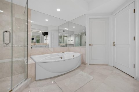 Condo in Aventura, Florida, 2 bedrooms  № 1924511 - photo 29