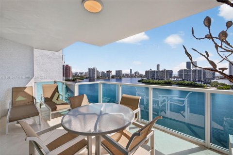 Condo in Aventura, Florida, 2 bedrooms  № 1924511 - photo 22