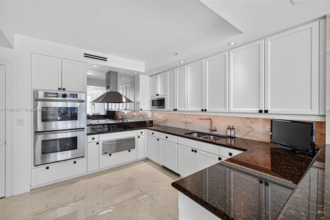 Condo in Aventura, Florida, 2 bedrooms  № 1924511 - photo 14