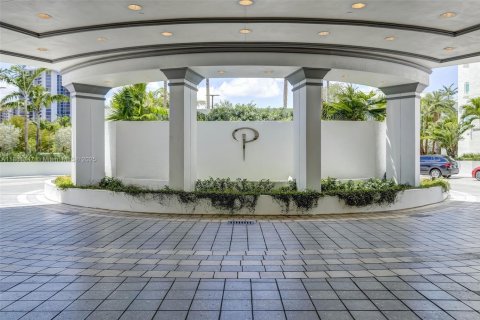 Condo in Aventura, Florida, 2 bedrooms  № 1924511 - photo 2
