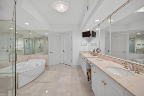 Condo in Aventura, Florida, 2 bedrooms  № 1924511 - photo 27