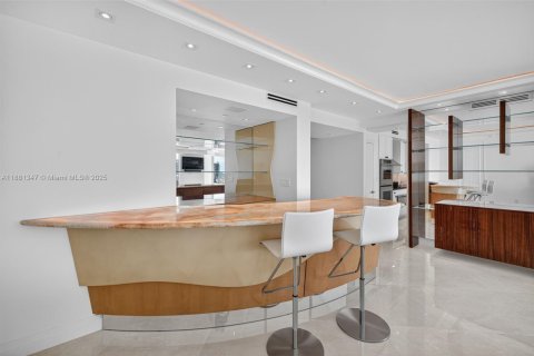 Condo in Aventura, Florida, 2 bedrooms  № 1924511 - photo 18