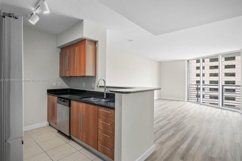 Condominio en venta en Miami, Florida, 1 dormitorio, 78.6 m2 № 1980370 - foto 8
