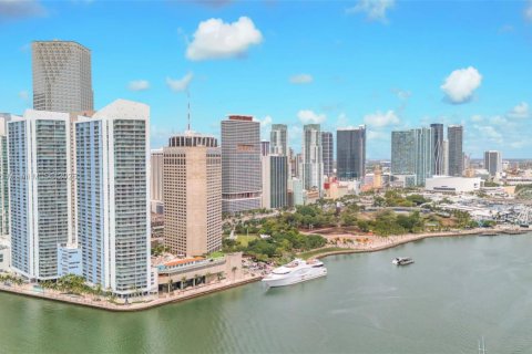 Condominio en venta en Miami, Florida, 1 dormitorio, 78.6 m2 № 1980370 - foto 19