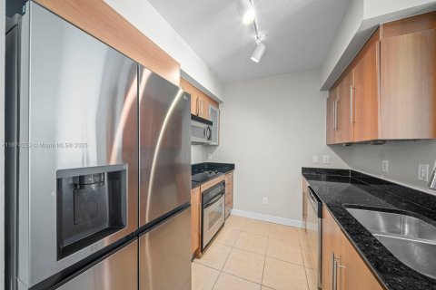Condominio en venta en Miami, Florida, 1 dormitorio, 78.6 m2 № 1980370 - foto 10