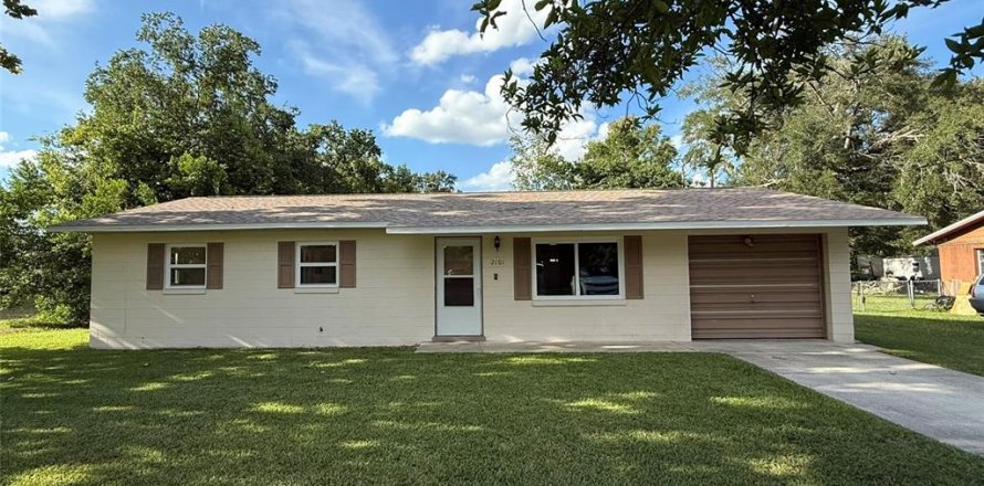 House in Ocala, Florida 3 bedrooms, 96.62 sq.m. № 1915349