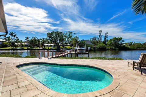 Immobilier commercial à vendre à Sarasota, Floride: 4 chambres, 136.19 m2 № 1539458 - photo 9