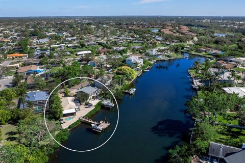 Immobilier commercial à vendre à Sarasota, Floride: 4 chambres, 136.19 m2 № 1539458 - photo 3