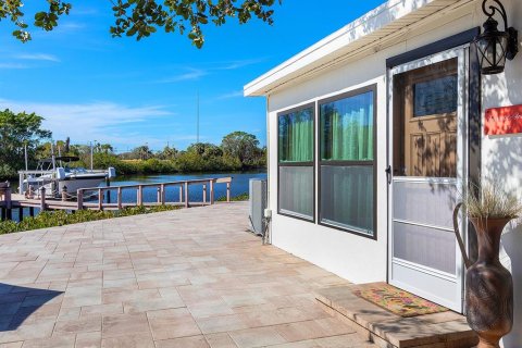 Immobilier commercial à vendre à Sarasota, Floride: 4 chambres, 136.19 m2 № 1539458 - photo 17