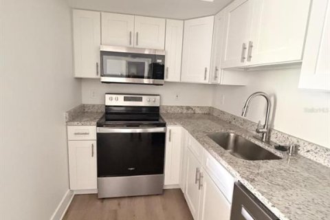 Copropriété à louer à Tampa, Floride: 2 chambres, 77.48 m2 № 2434923 - photo 6
