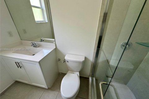 Townhouse in Homestead, Florida 3 bedrooms, 137.77 sq.m. № 1587807 - photo 16