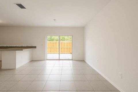Townhouse in Homestead, Florida 3 bedrooms, 137.77 sq.m. № 1587807 - photo 8