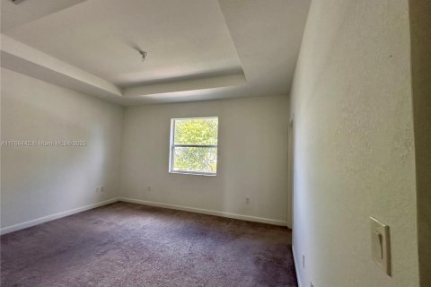 Townhouse in Homestead, Florida 3 bedrooms, 137.77 sq.m. № 1587807 - photo 13
