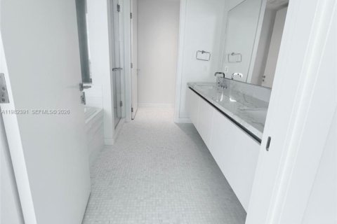 Apartamento en alquiler en Miami, Florida, 2 dormitorios, 177.44 m2 № 2045181 - foto 10
