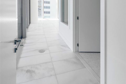 Apartamento en alquiler en Miami, Florida, 2 dormitorios, 177.44 m2 № 2045181 - foto 8