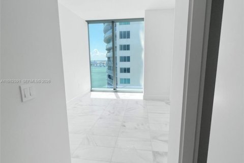 Apartamento en alquiler en Miami, Florida, 2 dormitorios, 177.44 m2 № 2045181 - foto 12