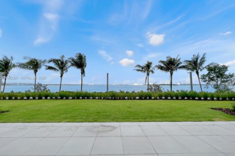 Apartamento en alquiler en Miami, Florida, 2 dormitorios, 177.44 m2 № 2045181 - foto 15