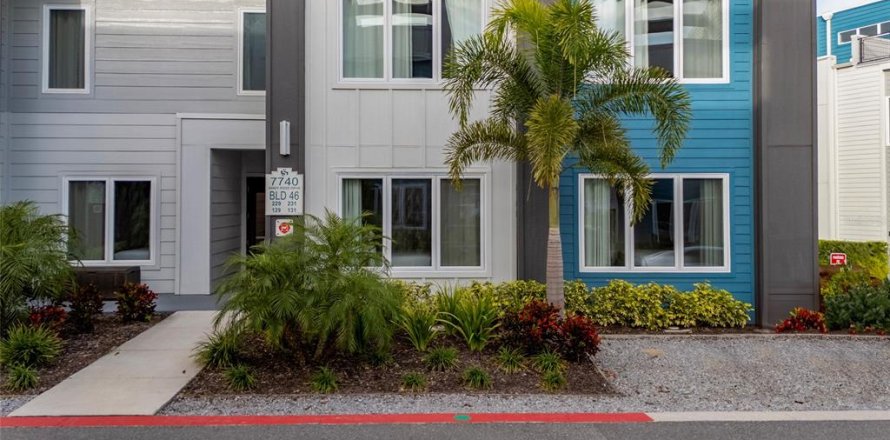 Condo in Four Corners, Florida, 3 bedrooms  № 2206845