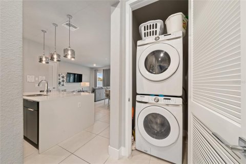 Condo in Four Corners, Florida, 3 bedrooms  № 2206845 - photo 17