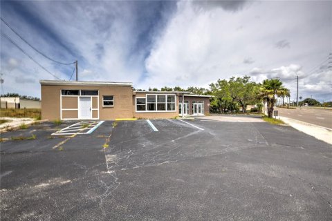 Propiedad comercial en alquiler en Largo, Florida, 481.05 m2 № 1754743 - foto 3