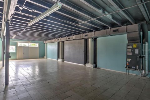 Propiedad comercial en alquiler en Largo, Florida, 481.05 m2 № 1754743 - foto 2