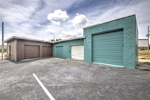 Propiedad comercial en alquiler en Largo, Florida, 481.05 m2 № 1754743 - foto 8