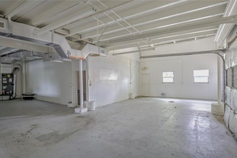 Propiedad comercial en alquiler en Largo, Florida, 481.05 m2 № 1754743 - foto 5