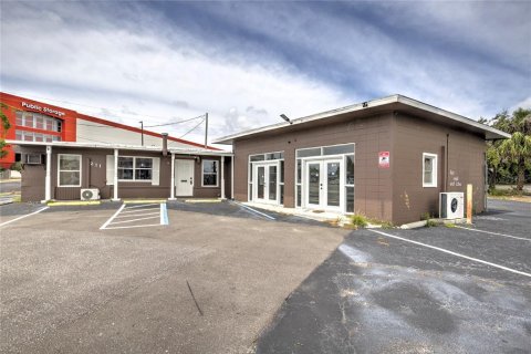 Propiedad comercial en alquiler en Largo, Florida, 481.05 m2 № 1754743 - foto 11