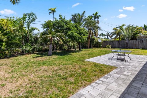 House in Deerfield Beach, Florida 3 bedrooms, 124.86 sq.m. № 1645534 - photo 13