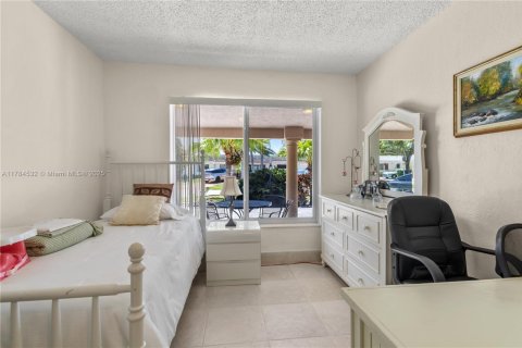 House in Deerfield Beach, Florida 3 bedrooms, 124.86 sq.m. № 1645534 - photo 7