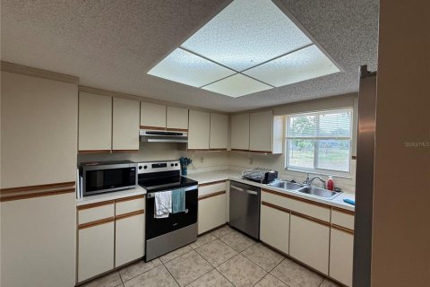 House in Ocala, Florida 3 bedrooms, 182.65 sq.m. № 1649837 - photo 11