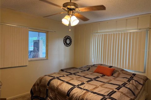 House in Ocala, Florida 3 bedrooms, 182.65 sq.m. № 1649837 - photo 14