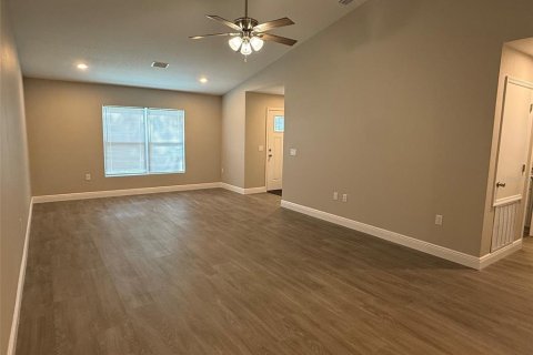 Apartment in Leesburg, Florida 3 bedrooms, 121.79 sq.m. № 2294713 - photo 5