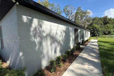Apartment in Leesburg, Florida 3 bedrooms, 121.79 sq.m. № 2294713 - photo 2
