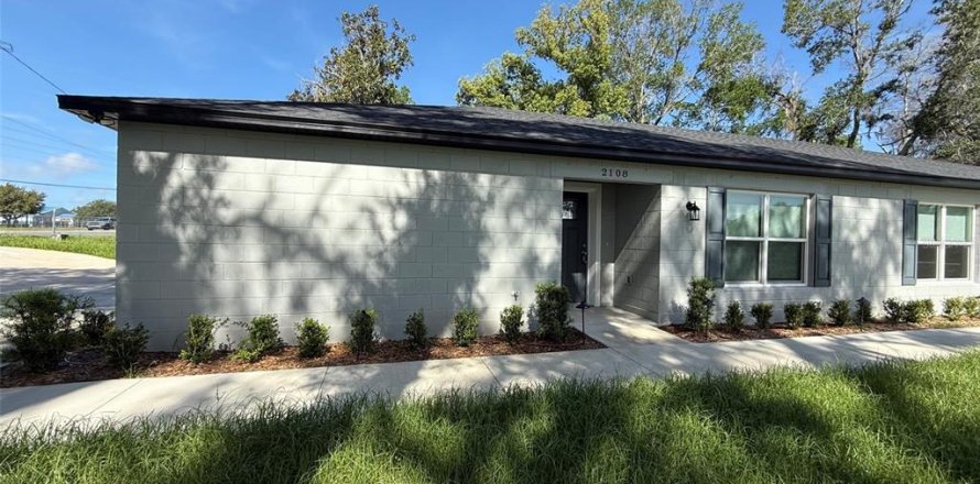 Apartment in Leesburg, Florida 3 bedrooms, 121.79 sq.m. № 2294713