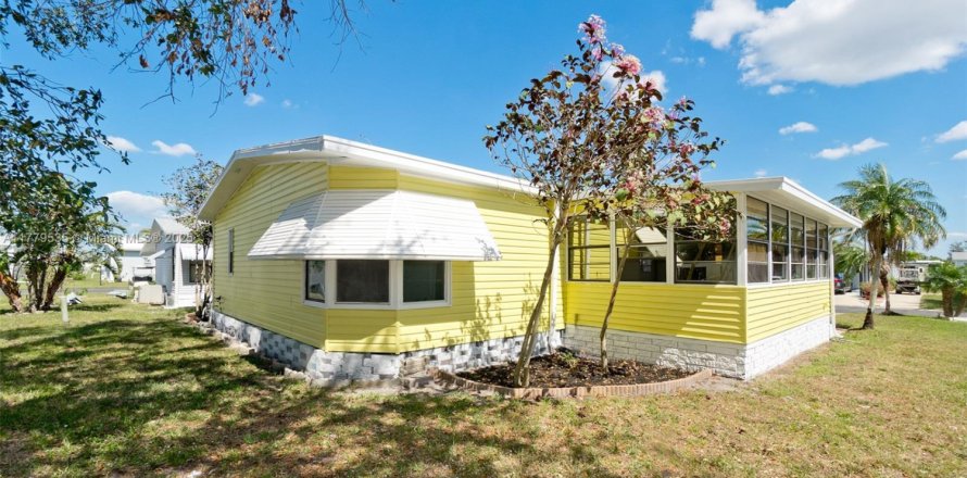 Кондоминиум с 4 комнатами в Брейдентон, Флорида № 1709064