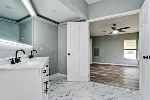 Купить кондоминиум в Брейдентон, Флорида 4 комнаты, 156.08м2, № 1709064 - фото 23