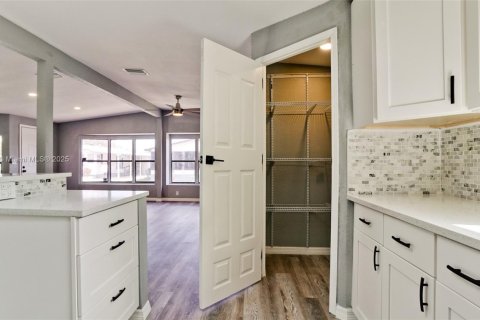 Купить кондоминиум в Брейдентон, Флорида 4 комнаты, 156.08м2, № 1709064 - фото 15