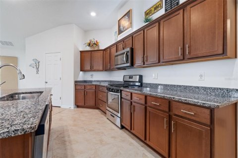 House in Palm Coast, Florida 3 bedrooms, 150.32 sq.m. № 1917954 - photo 13