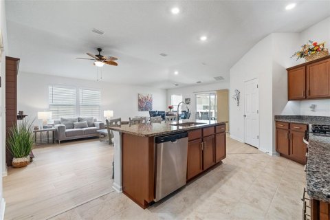 House in Palm Coast, Florida 3 bedrooms, 150.32 sq.m. № 1917954 - photo 12