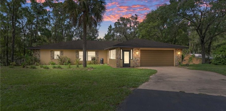 House in Inverness, Florida 3 bedrooms, 203.46 sq.m. № 1813782