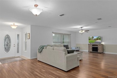 House in Inverness, Florida 3 bedrooms, 203.46 sq.m. № 1813782 - photo 9