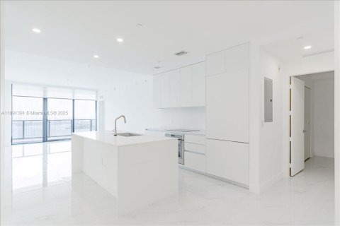 Снять в аренду кондоминиум в Майами, Флорида 1 спальня, № 1944681 - фото 2