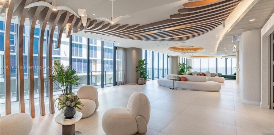 Кондоминиум с 1 спальней в Майами, Флорида № 1944681